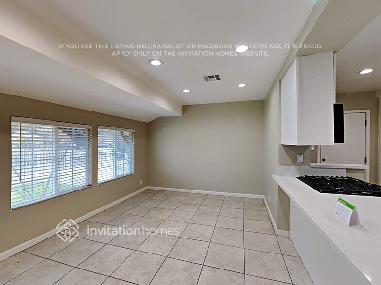 Building Photo - 8839 Quartz Ave