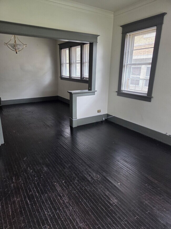Building Photo - 429 W Hanssler Pl