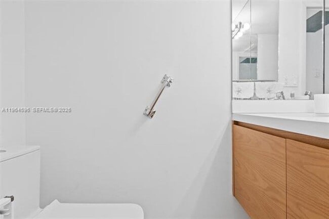 Building Photo - 2301 Collins Ave