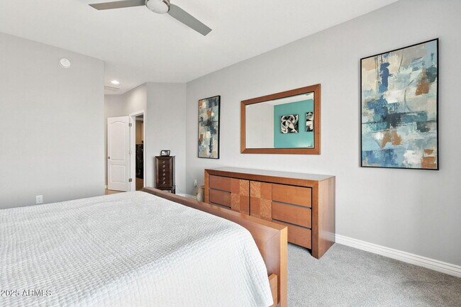 Building Photo - 2425 W Bronco Butte Trl