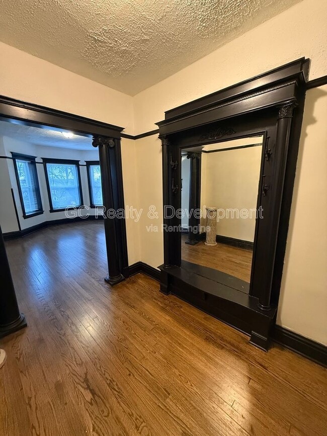 Building Photo - 1450 E Marquette Rd