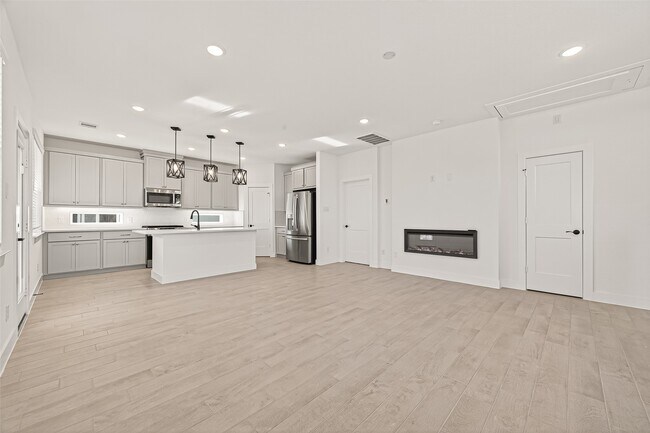 Building Photo - 15126 Dry Crk Jct Pl