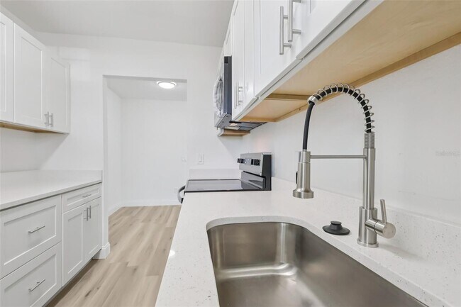 Building Photo - 11147 Acme Dr
