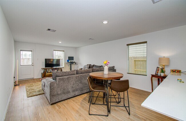 Building Photo - 21575 Carosella Dr