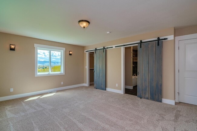 Building Photo - 7140 Buckhorn Ln