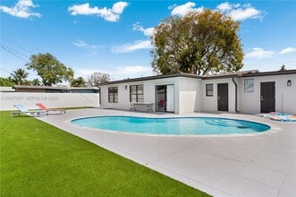 Building Photo - 7051 Tyler St