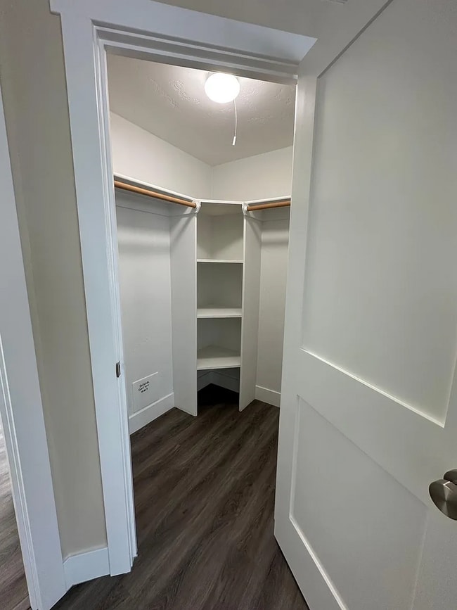Building Photo - Modern Auburn Retreat—Fully Renovated 3BR ...