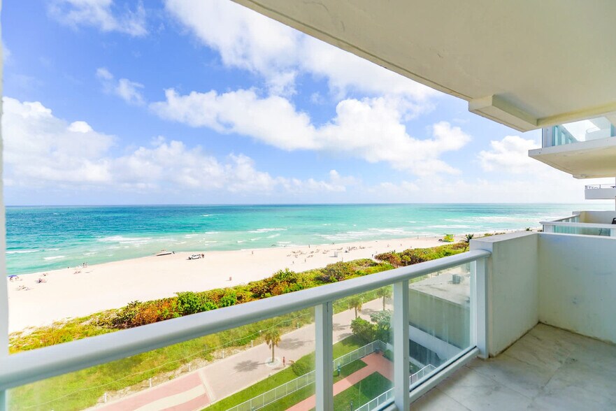 Building Photo - 5599 Collins Ave