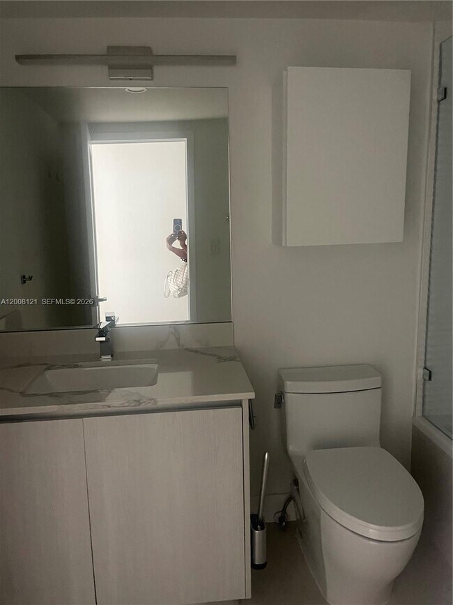 Building Photo - 5750 Collins Ave