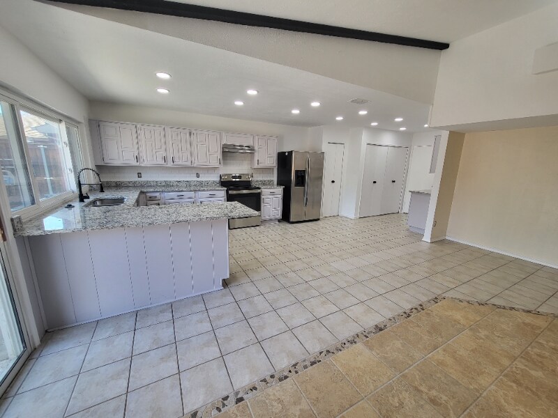 Building Photo - 5208 Pruitt Dr