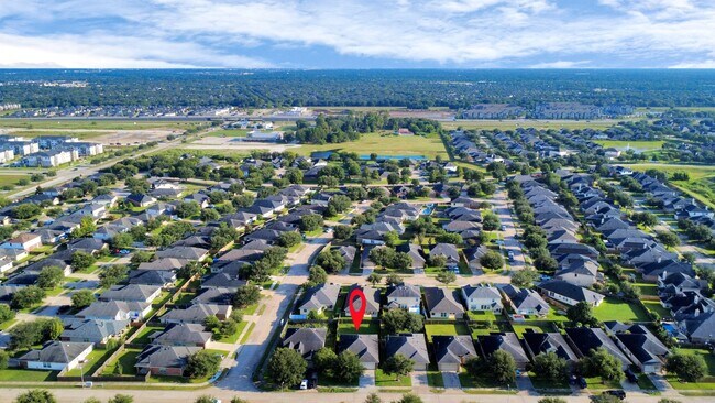 Building Photo - 21738 Sierra Long Dr