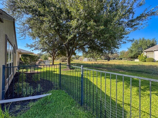 Building Photo - 100 Sunbird Ct