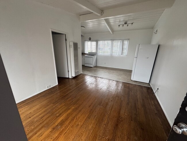 Floorplan - 5415-5469 San Vicente Blvd.