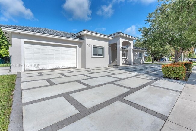 Primary Photo - 6402 SW 93rd Pl