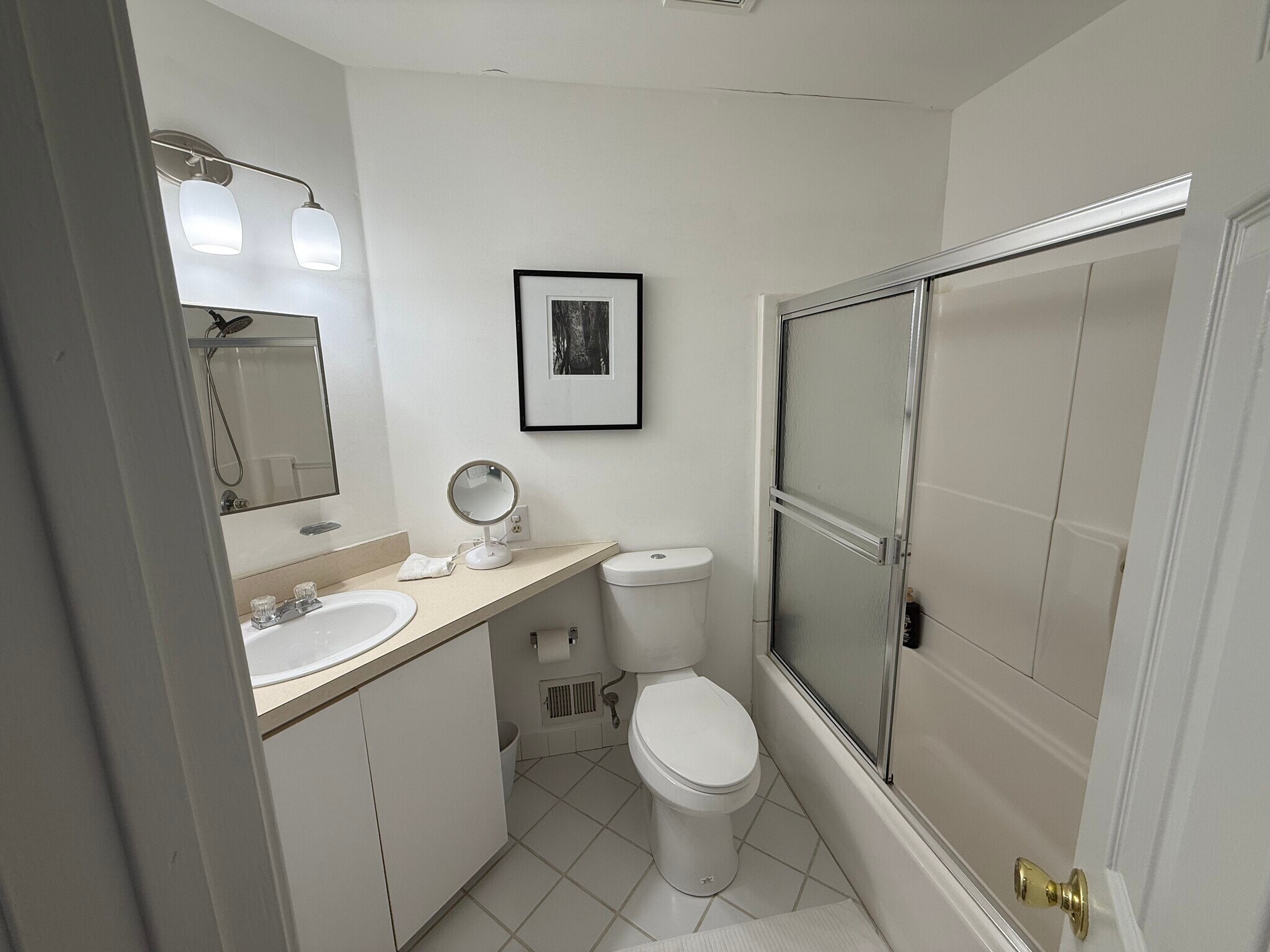 Building Photo - 7925 Ridge Ave