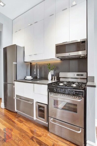 Building Photo - 53 Leroy St