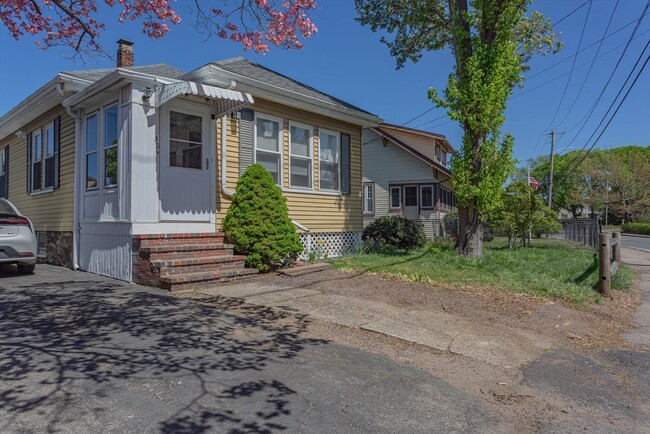 Primary Photo - 50 Evans St
