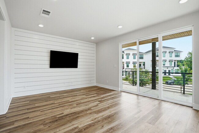 Building Photo - 3221 Forest Park Blvd