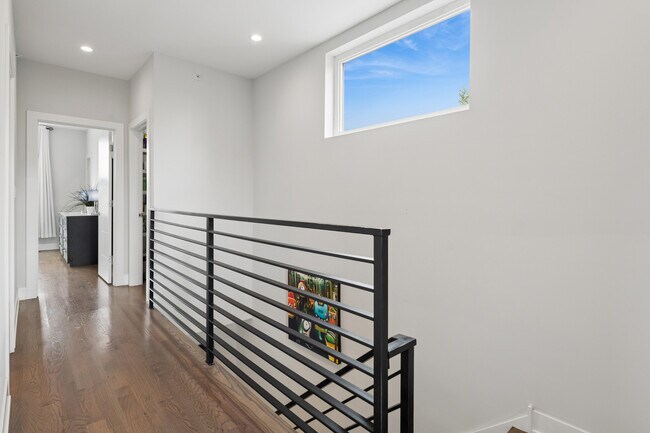Building Photo - 2731 N 75th Ave