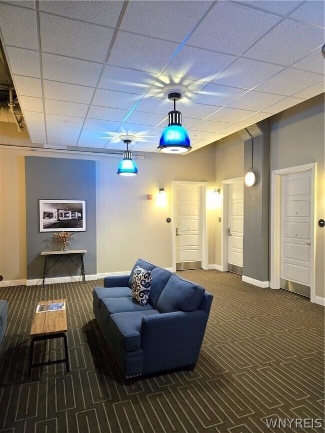 Building Photo - 2917 Main St