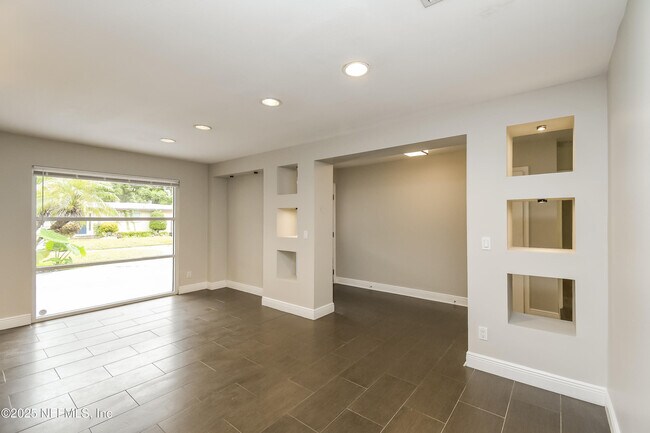 Building Photo - 1555 Shirl Ln