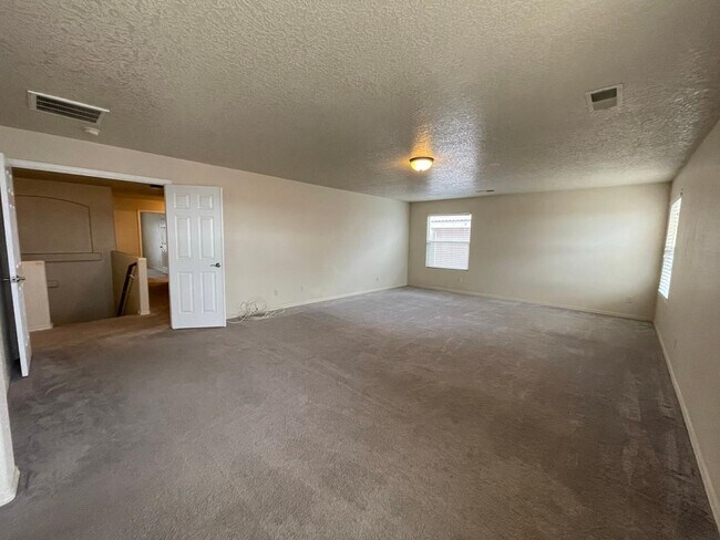 Building Photo - 9620 Sundoro Pl NW