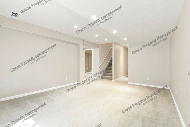 Building Photo - 13937 Ivy St