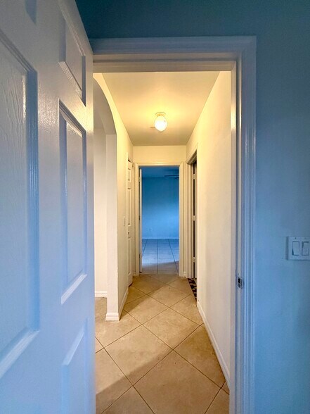 Building Photo - 318 Hightower Ave S