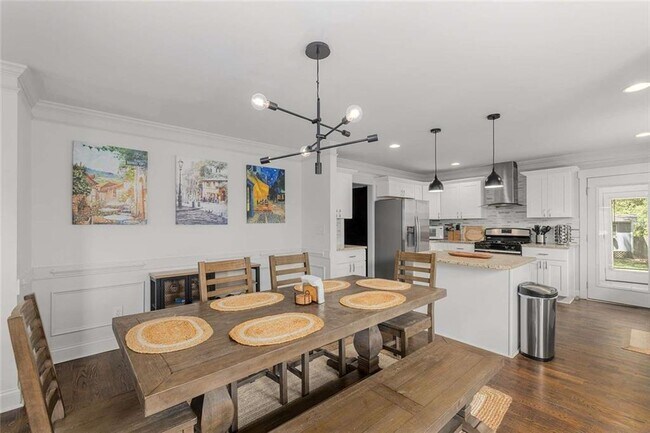 Building Photo - 1134 Knott St SE