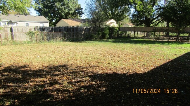 Building Photo - Very nice updated home! Half month rent free($362.50) on the 2nd full month's rent