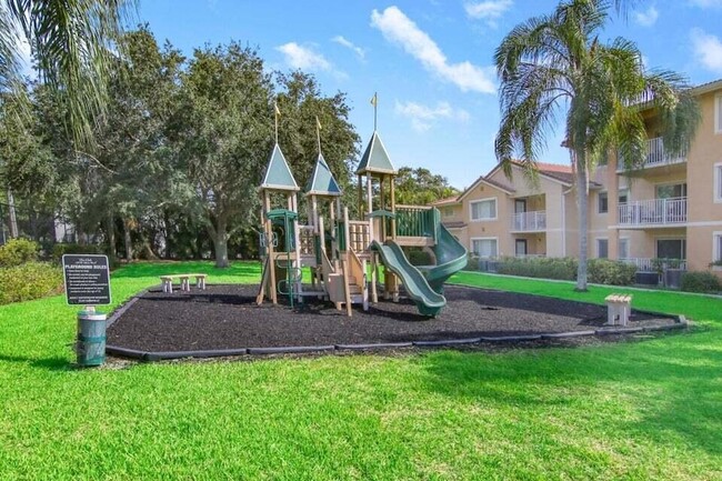 Building Photo - 171 SW Palm Dr