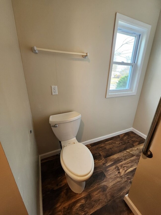 Building Photo - Updated 3 Bedroom Ranch style home