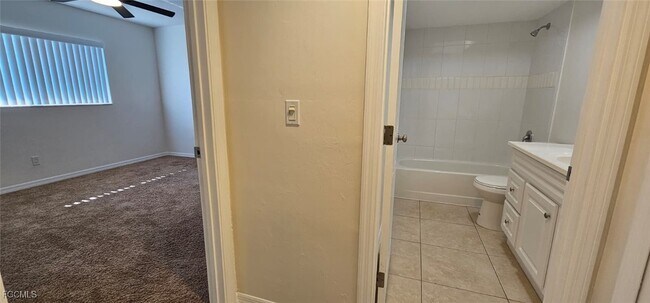 Building Photo - 1507 Cape Coral Pkwy W