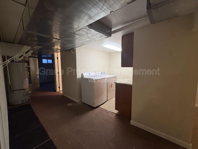 Building Photo - 3183 Vaughn St