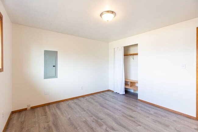Building Photo - 8024 Florida Dr