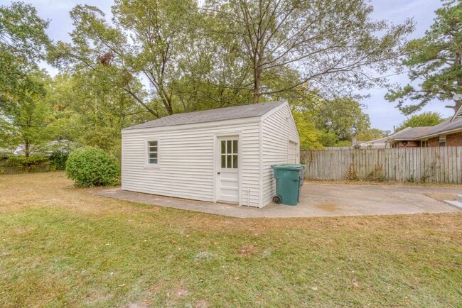 Building Photo - Charming 3-Bedroom Home with Modern Upgrades and Spacious Backyard in a Peaceful Neighborhood