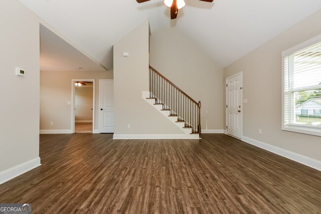 Building Photo - 320 Woodland Ridge Cir