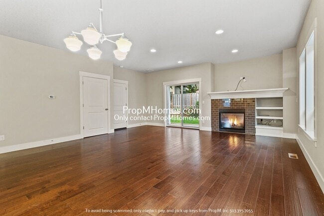 Building Photo - Gorgeous 4 Bedroom in West Linn! - Lovely ...
