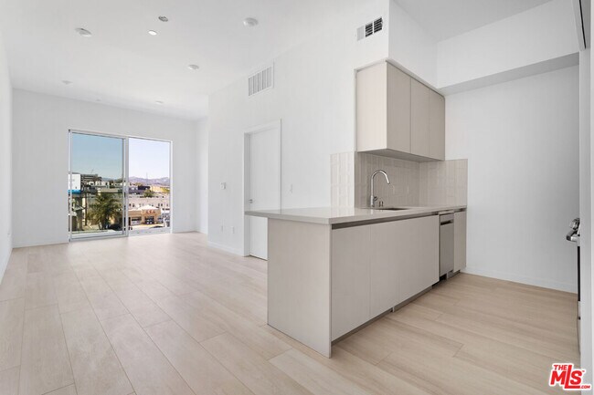Building Photo - 1650 Sawtelle Blvd