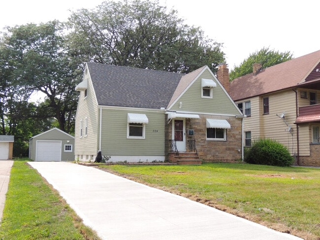 Primary Photo - 4 Bed - 1 Full Bath Cape Cod for Rent!