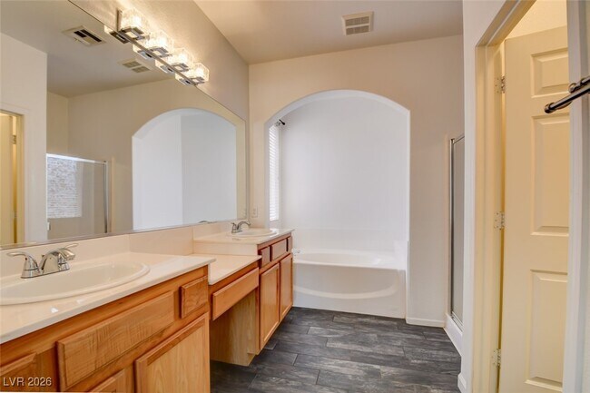 Building Photo - 3920 China Cloud Dr