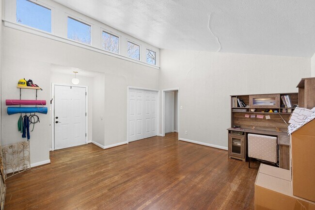 Building Photo - 1214 Munson Ave