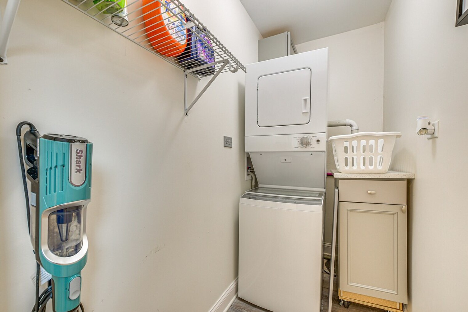 Building Photo - 4829 S Forrestville Ave