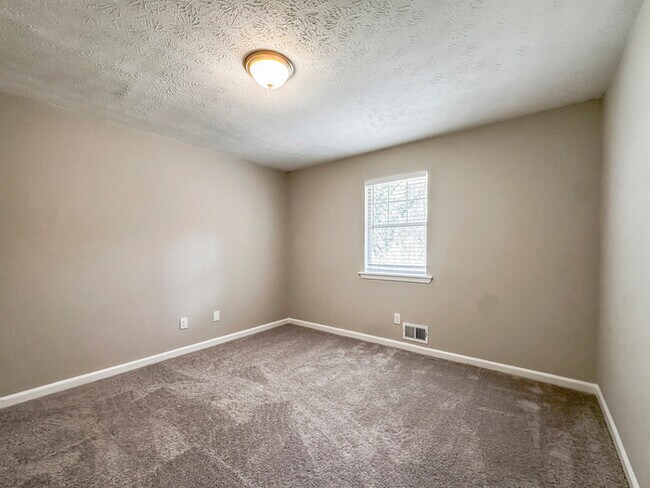 Building Photo - 2752 Fairburn Rd SW