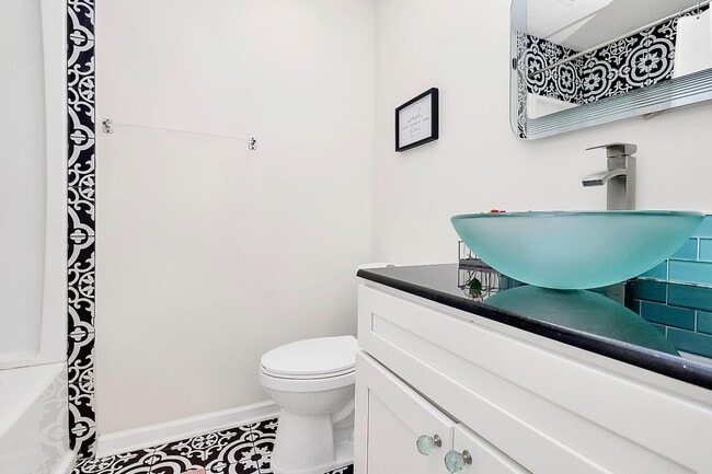 Building Photo - 2016 Brewton Dr