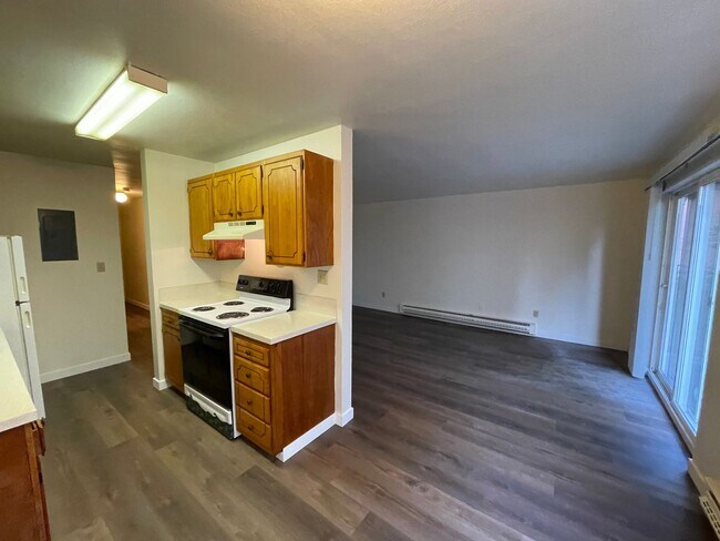 Building Photo - Hill Town Apartments: Spacious Two Bedroom...