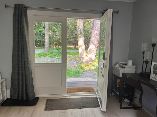 Building Photo - 315 Goldfinch Pl