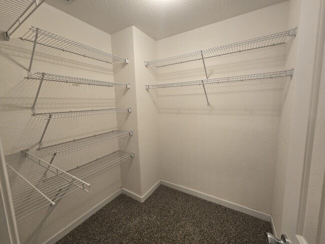 Building Photo - 2009 Breck Ave