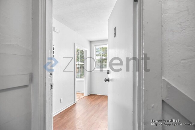 Building Photo - 1209 Campbell St