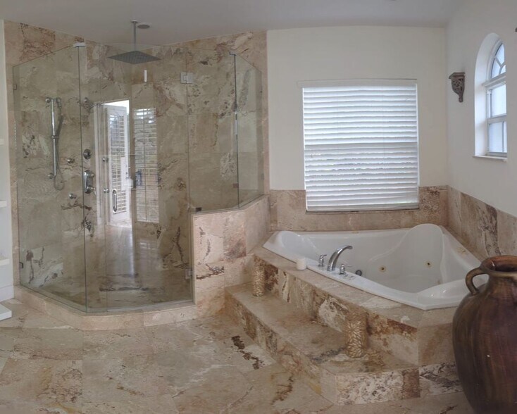 Building Photo - 6301 SW 58th Ct